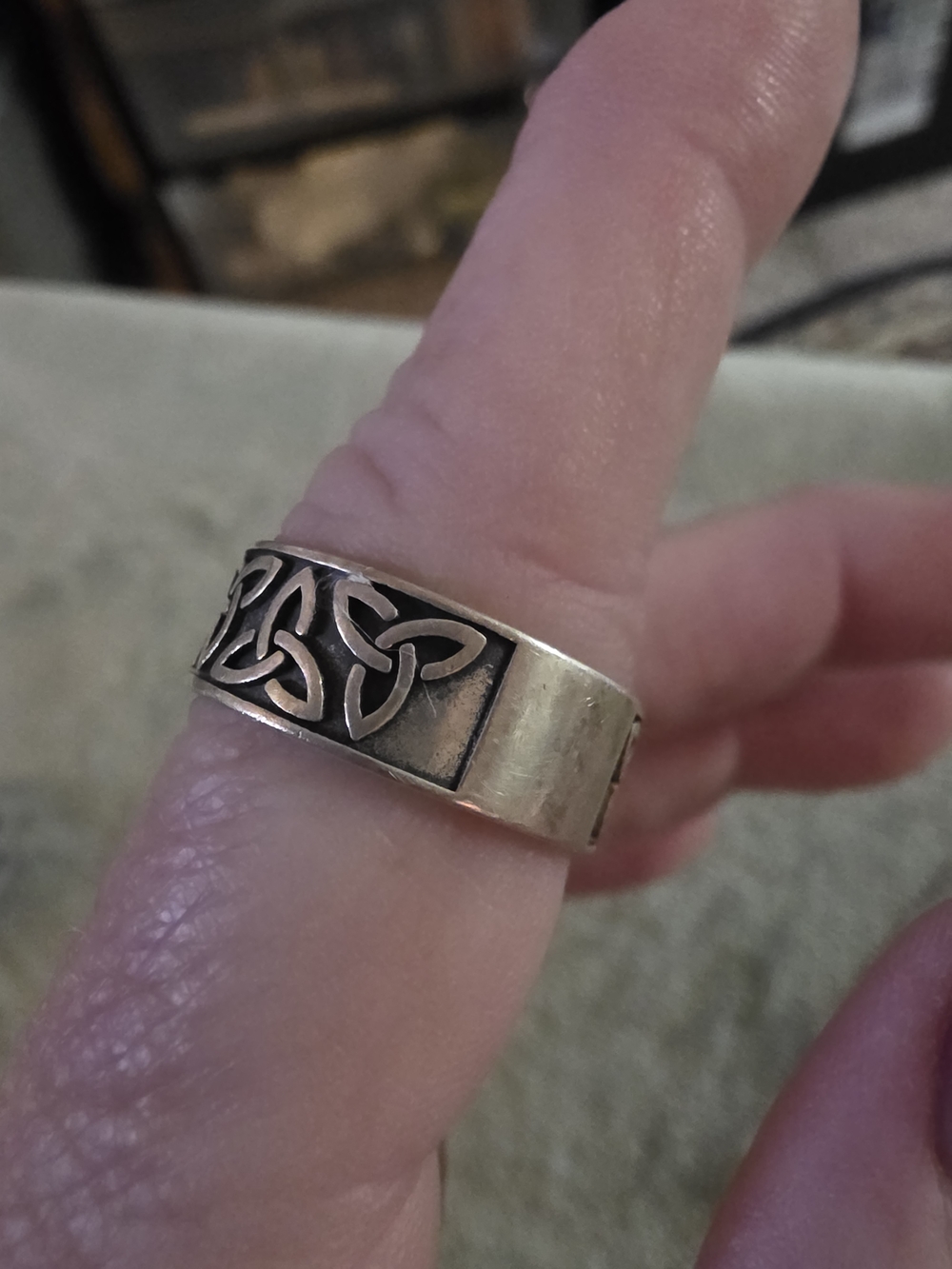 🌞3/$25- Vintage Stainless Celtic Knot Wide Band Ring in Antique🌞 - Picture 4 of 8